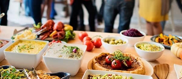 Brunch-Buffet an Bord